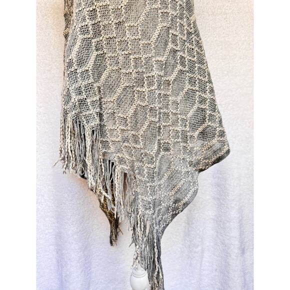 World Market Acrylic Blend Gray Cream Fringe Trim Asymmetrical Poncho One Size - Picture 4 of 8